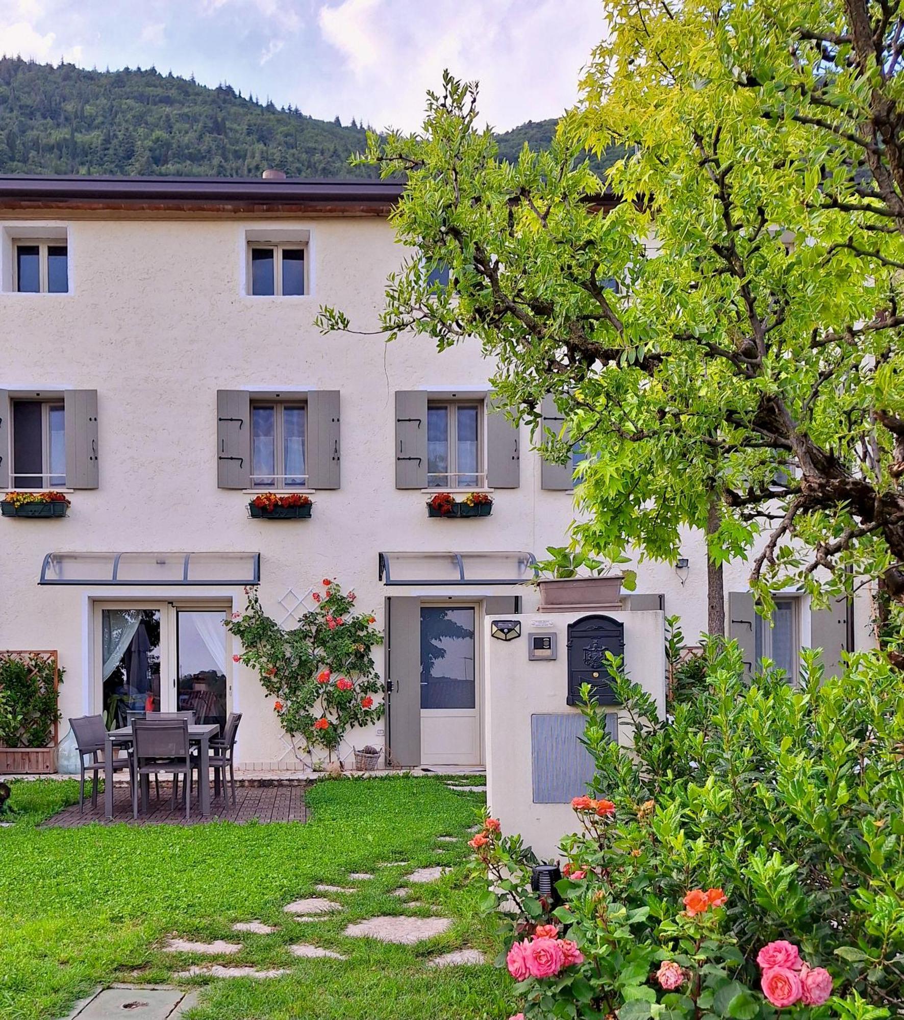 Apartamento Casa Paola Borso del Grappa Exterior foto